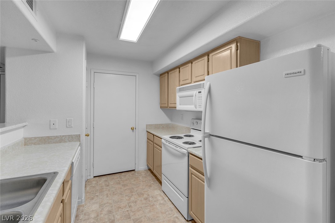 Photo 15 of 38, 555 E Silverado Ranch Boulevard #2159