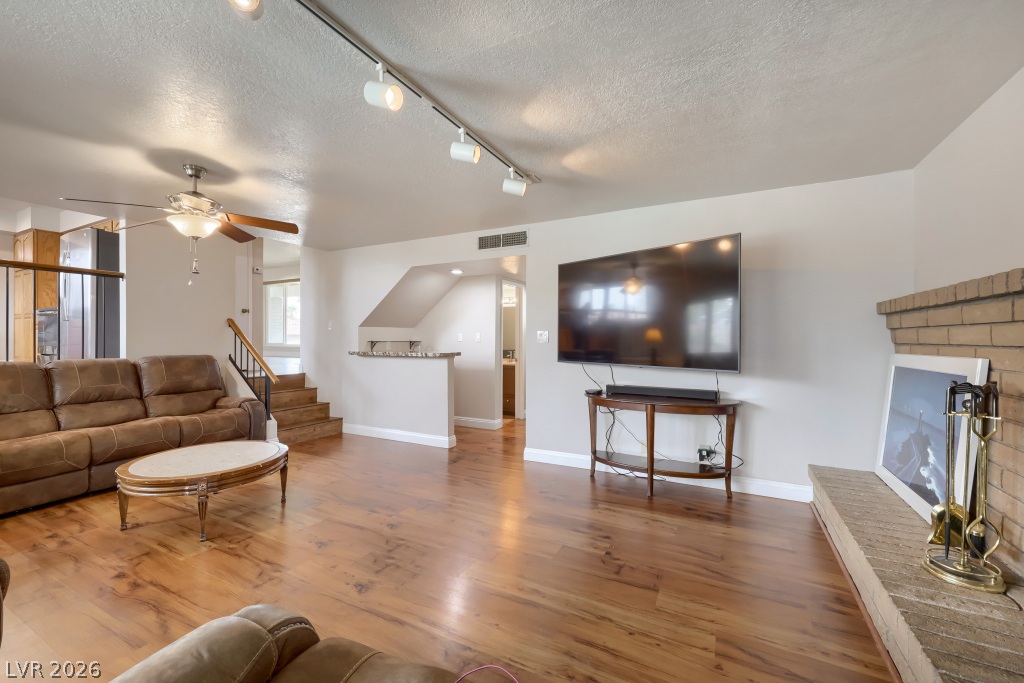 Photo 7 of 29, 4160 Chela Court