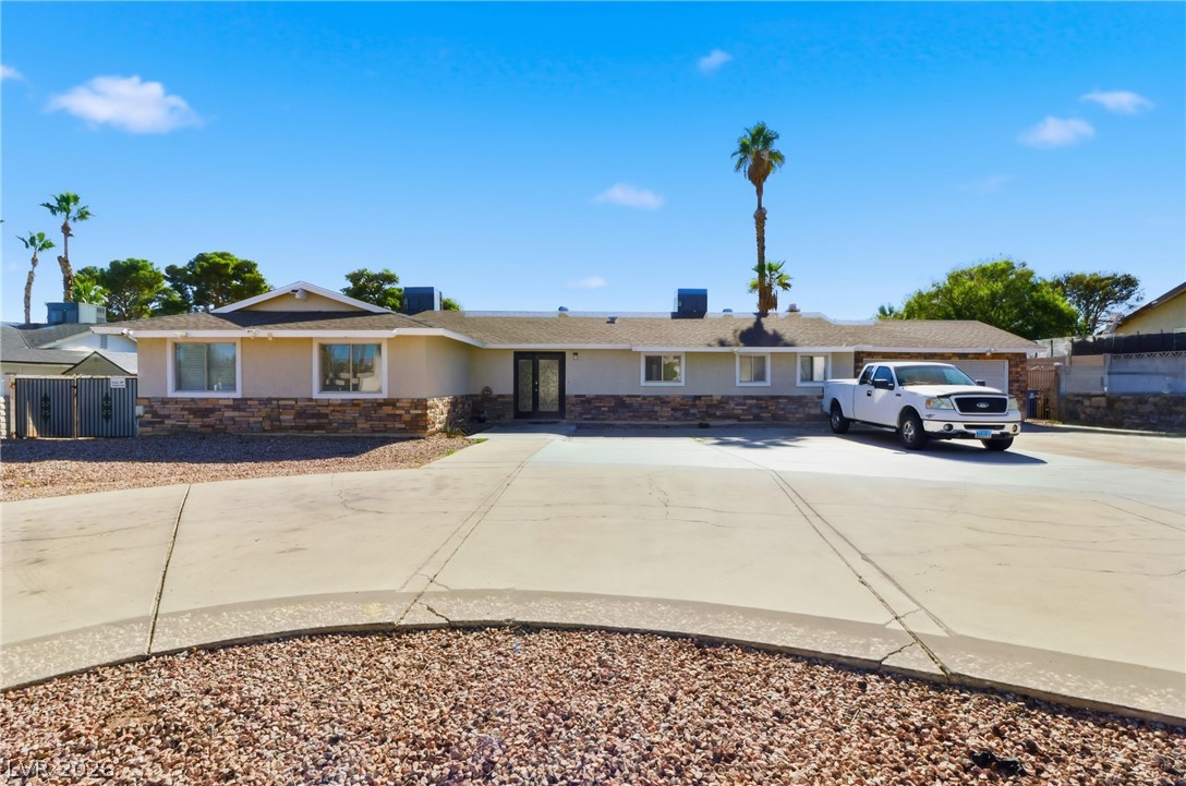 Photo 6 of 54, 6825 W Oakey Boulevard