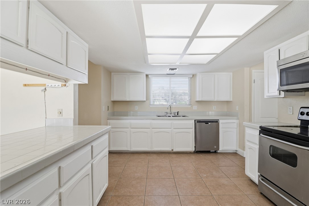 Photo 20 of 54, 6825 W Oakey Boulevard