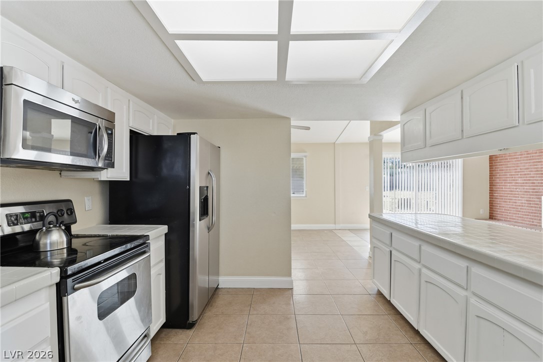 Photo 23 of 54, 6825 W Oakey Boulevard