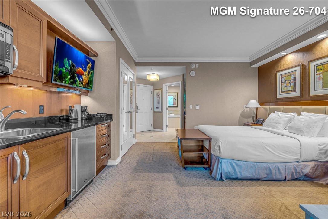 Photo 11 of 38, 135 E Harmon Avenue #1704