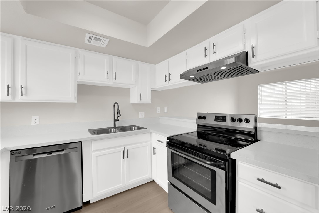 Photo 12 of 32, 200 N Bruce Street #C