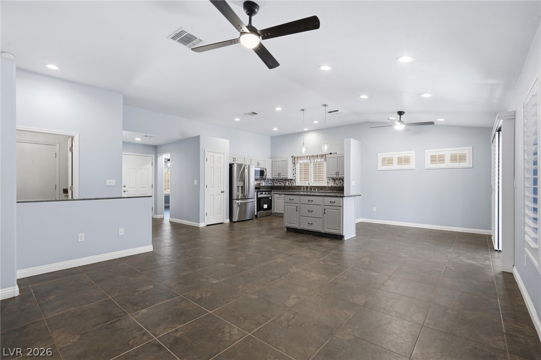 Photo 8 of 38, 507 Dart Brook Place