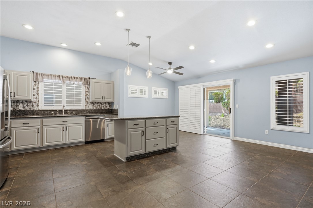 Photo 13 of 38, 507 Dart Brook Place