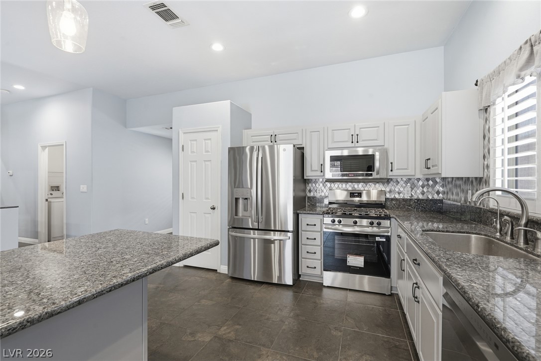 Photo 18 of 38, 507 Dart Brook Place