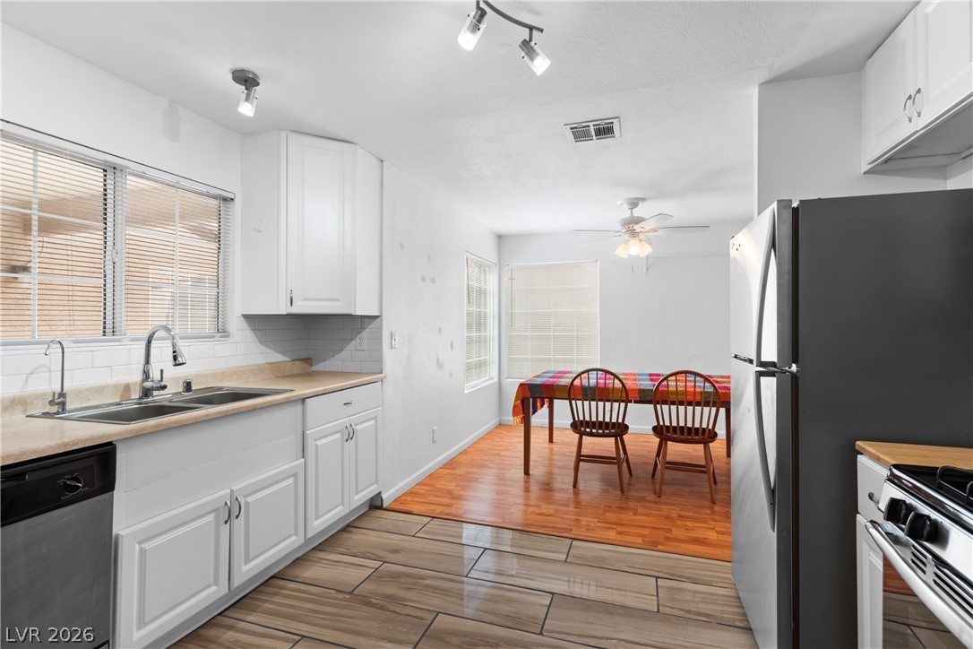 Photo 7 of 29, 2200 S Fort Apache Road #2210