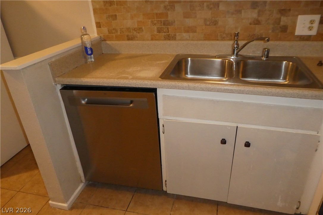 Photo 9 of 20, 212 Orland Street #30