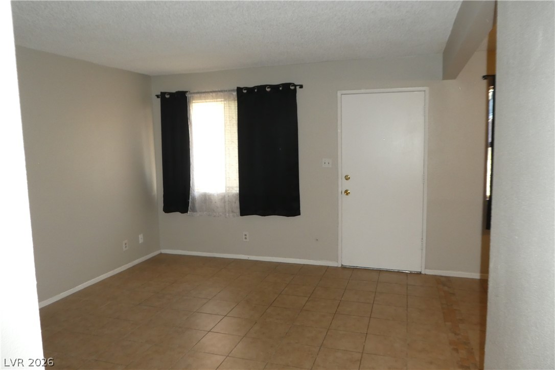 Photo 3 of 212 Orland Street #30