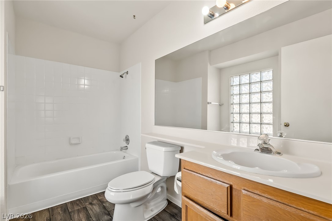 Photo 6 of 33, 2191 Bay Club Drive #204