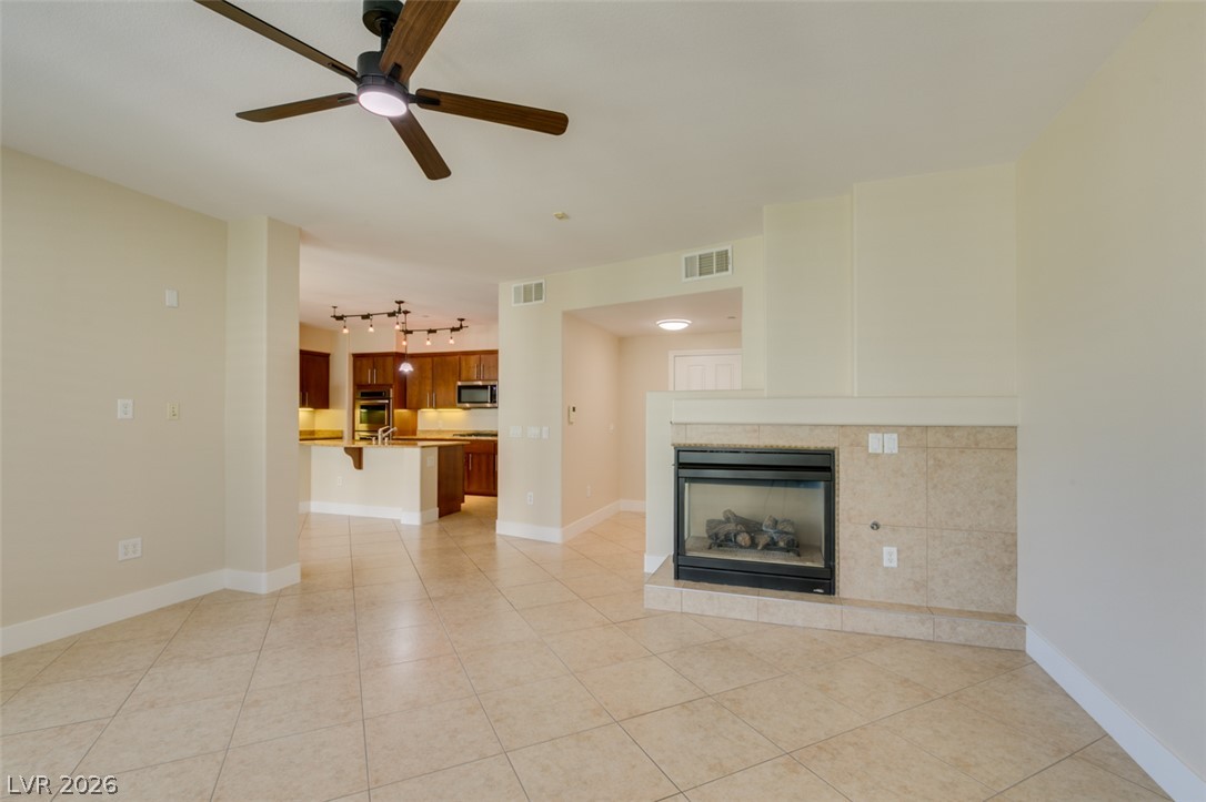 Photo 16 of 43, 2555 Hampton Road #3203