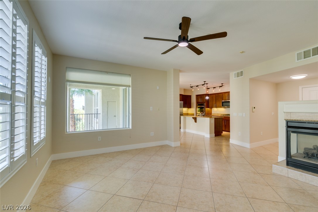 Photo 17 of 43, 2555 Hampton Road #3203