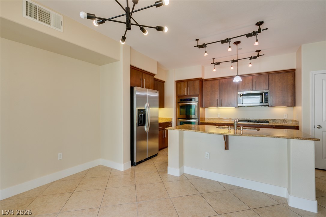 Photo 21 of 43, 2555 Hampton Road #3203
