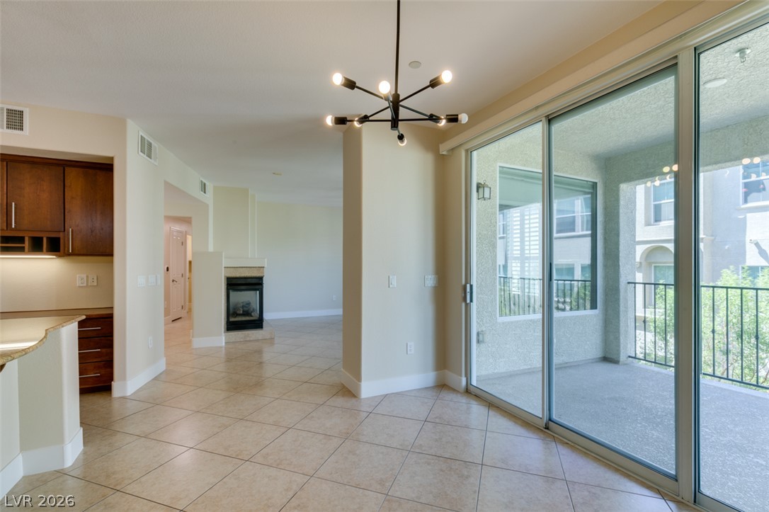 Photo 23 of 43, 2555 Hampton Road #3203