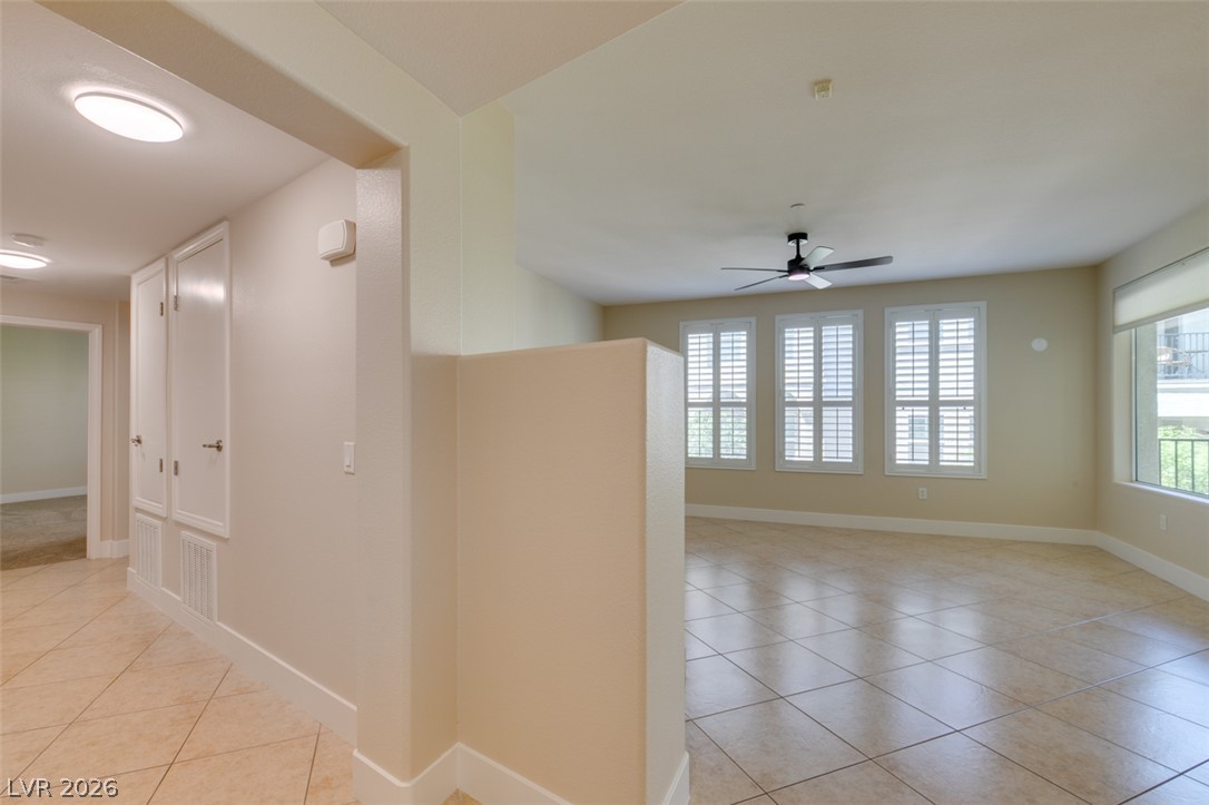 Photo 8 of 43, 2555 Hampton Road #3203