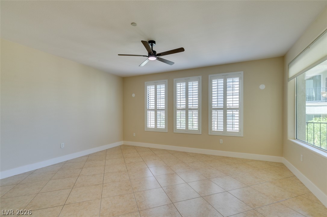Photo 10 of 43, 2555 Hampton Road #3203