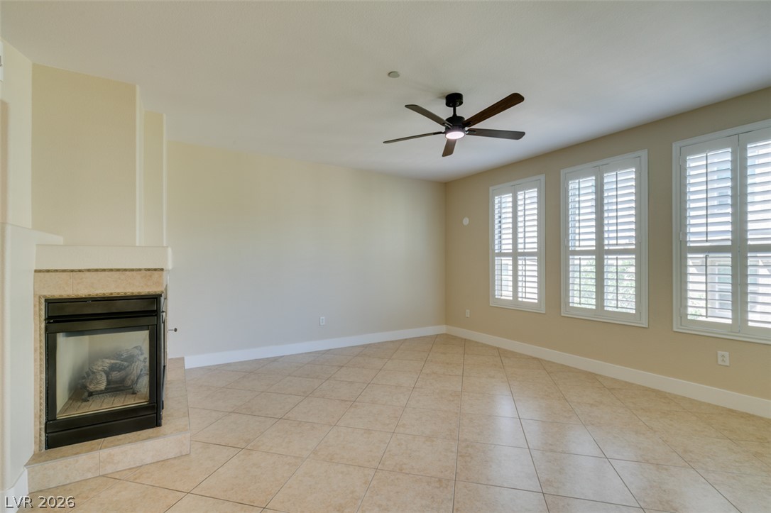Photo 11 of 43, 2555 Hampton Road #3203