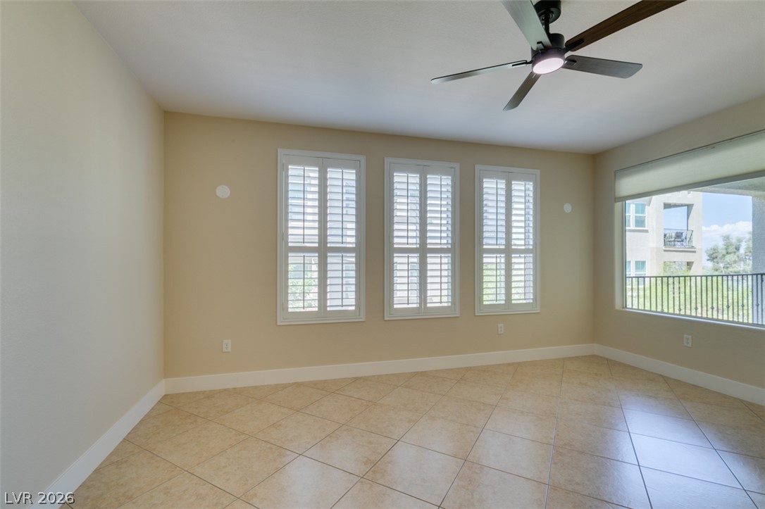 Photo 12 of 43, 2555 Hampton Road #3203
