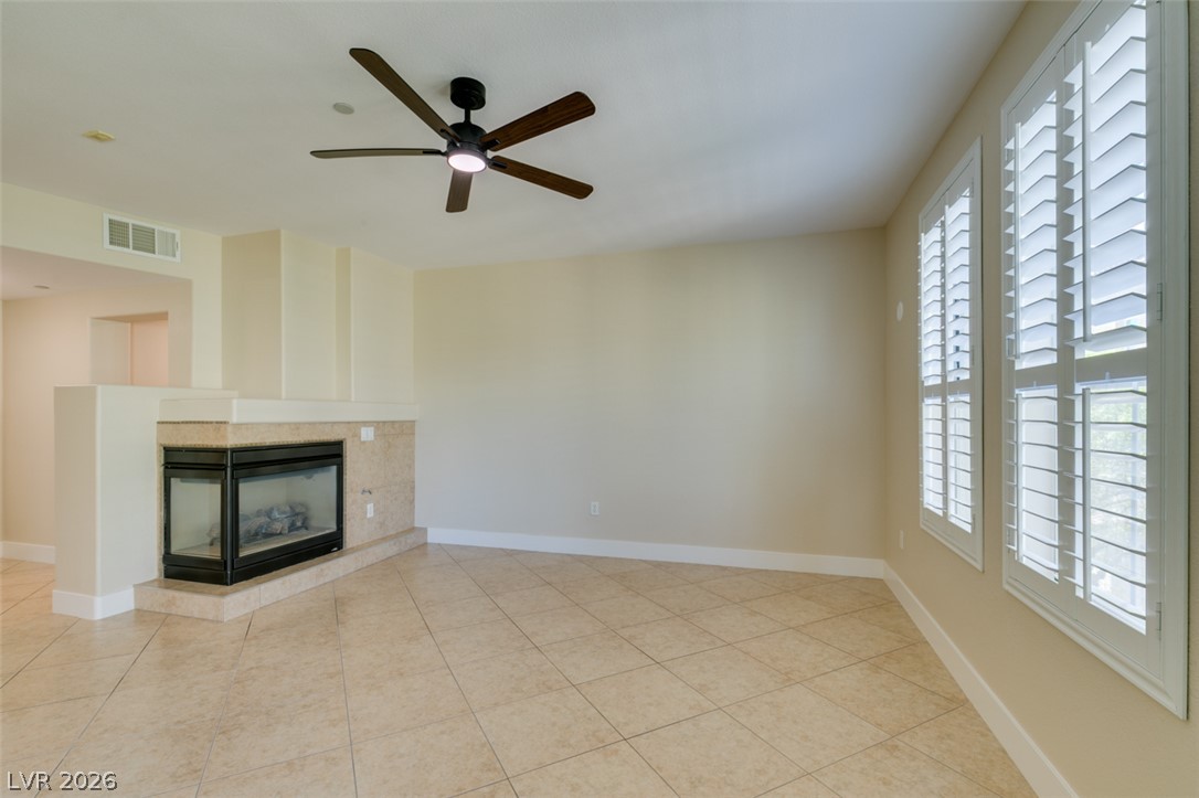 Photo 14 of 43, 2555 Hampton Road #3203