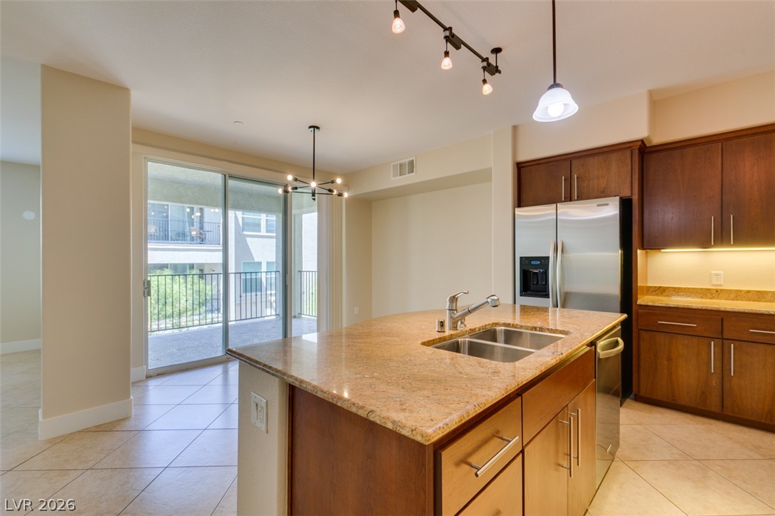 Photo 30 of 43, 2555 Hampton Road #3203