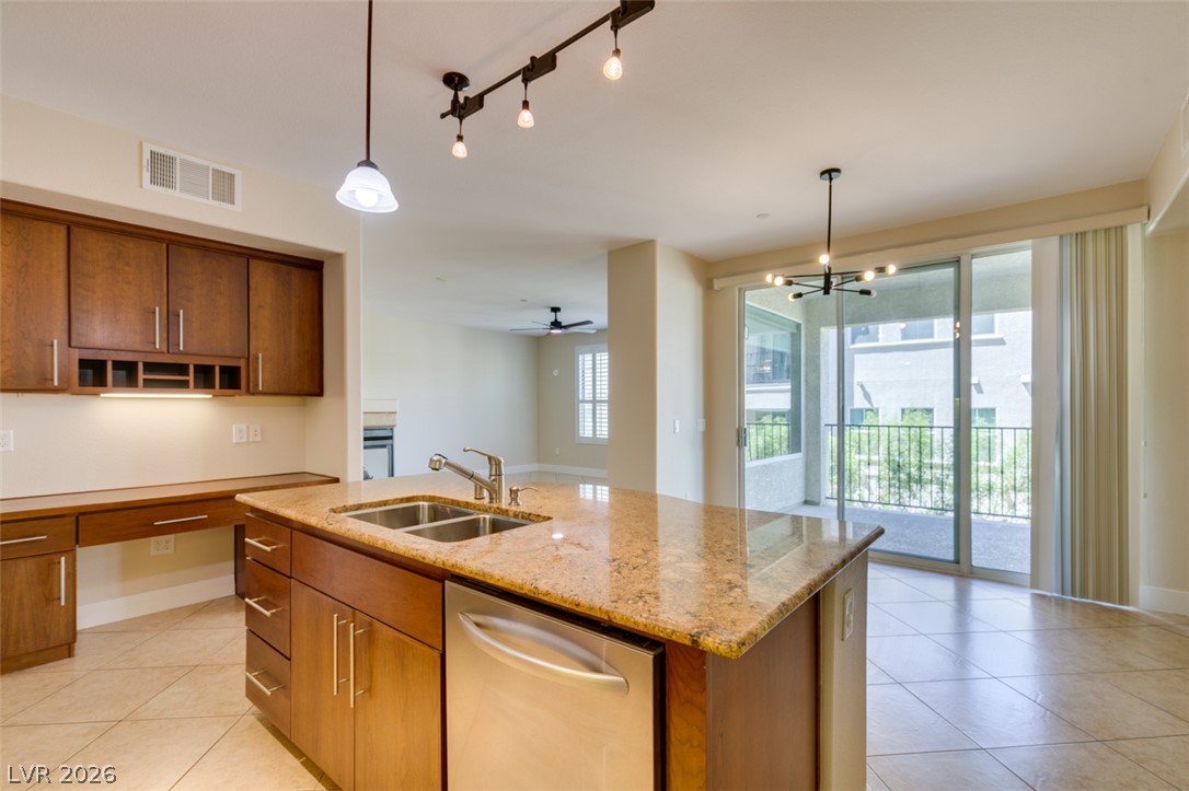 Photo 31 of 43, 2555 Hampton Road #3203