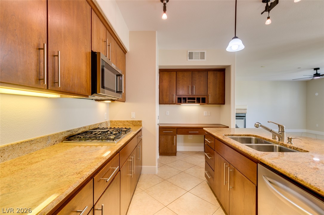 Photo 32 of 43, 2555 Hampton Road #3203