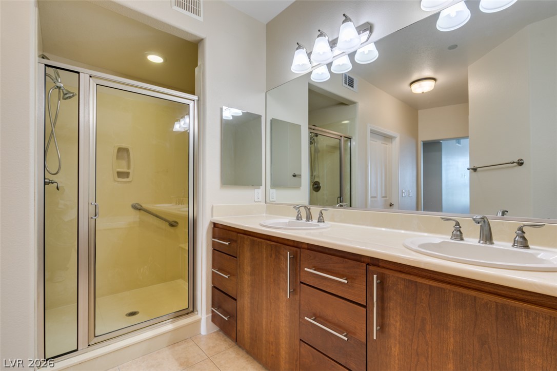 Photo 41 of 43, 2555 Hampton Road #3203