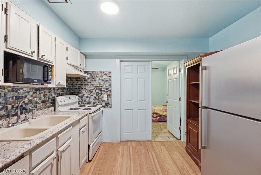 Photo 2 of 3978 Voxna Street