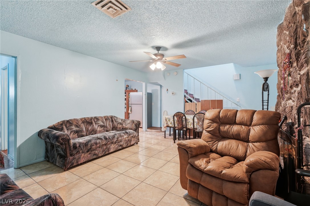 Photo 4 of 3978 Voxna Street