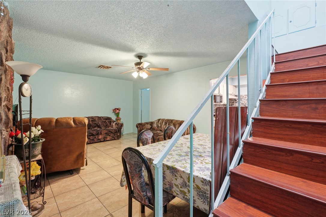 Photo 6 of 38, 3978 Voxna Street