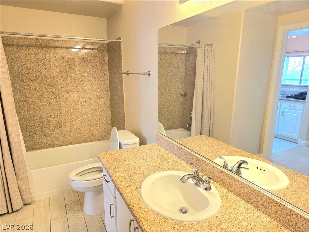 Photo 7 of 18, 8000 W Badura Avenue #1047