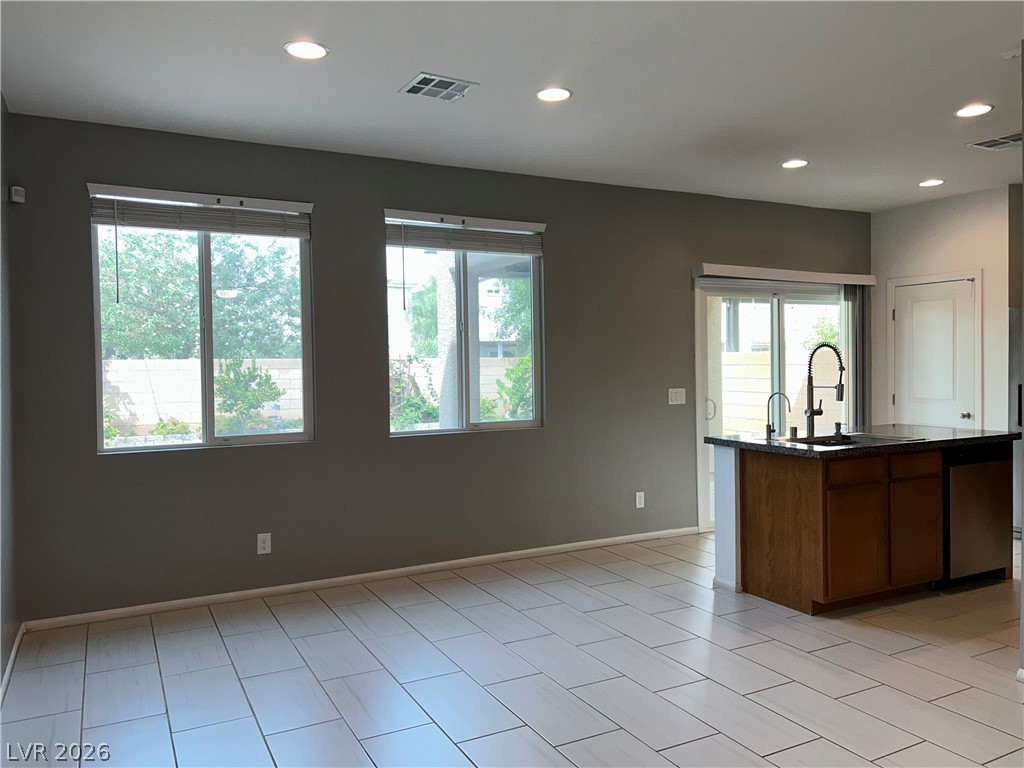 Photo 7 of 40, 6633 W Evander Street
