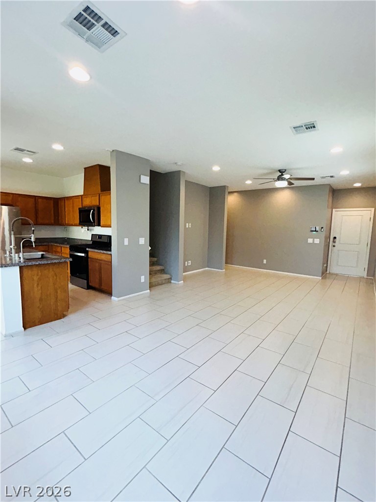 Photo 8 of 40, 6633 W Evander Street