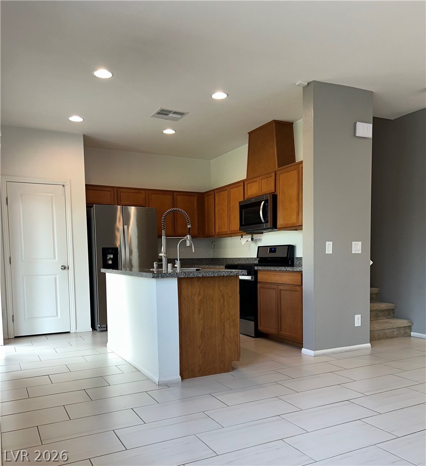 Photo 9 of 40, 6633 W Evander Street