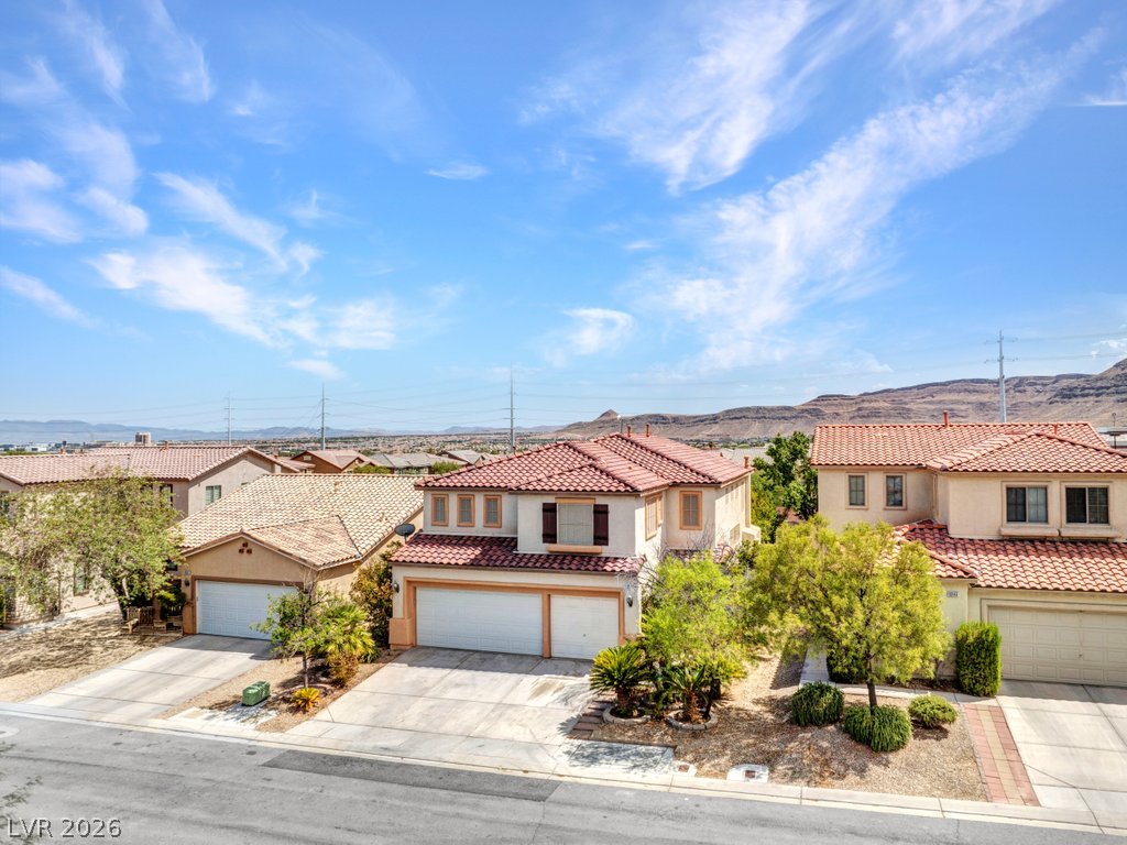 Photo 3 of 10143 Canyon Hills Avenue