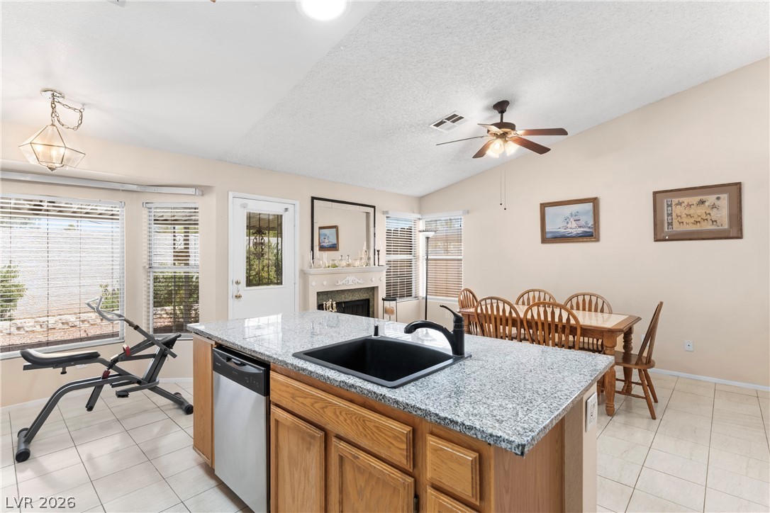 Photo 7 of 28, 6216 Mandarin Drive