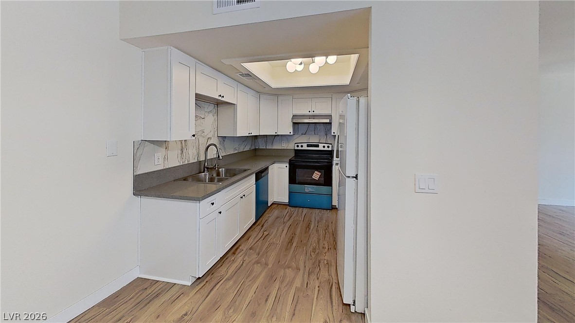 Photo 12 of 26, 3769 Carlyle Drive #74