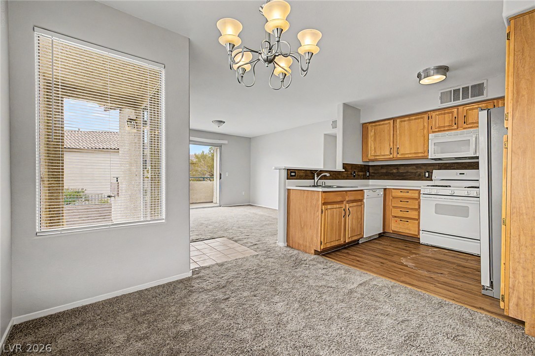 Photo 13 of 32, 5710 E Tropicana Avenue #2135