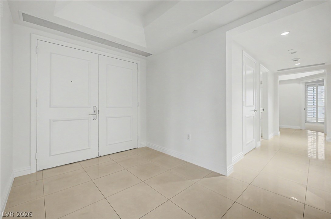 Photo 6 of 58, 2777 Paradise Road #2102