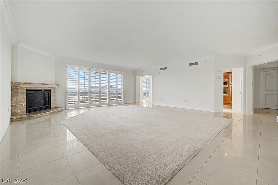 Photo 9 of 58, 2777 Paradise Road #2102