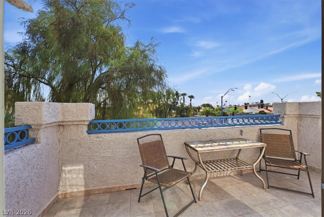 Photo 6 of 28, 5201 S Torrey Pines Drive #1244