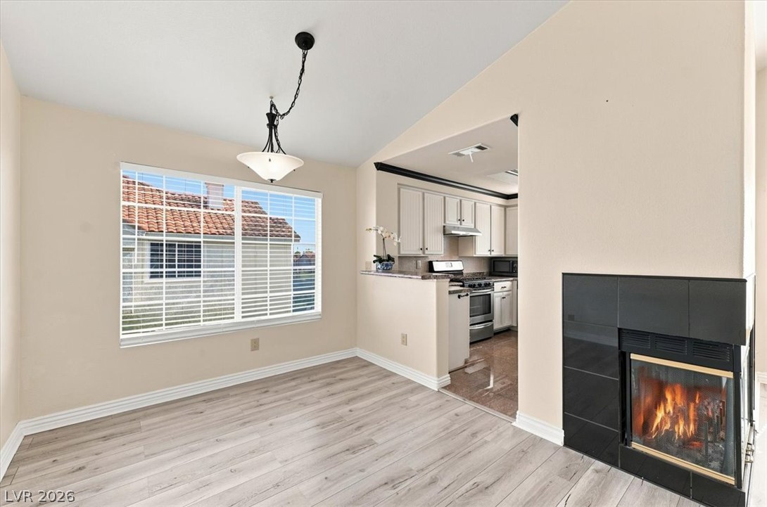 Photo 7 of 28, 5201 S Torrey Pines Drive #1244