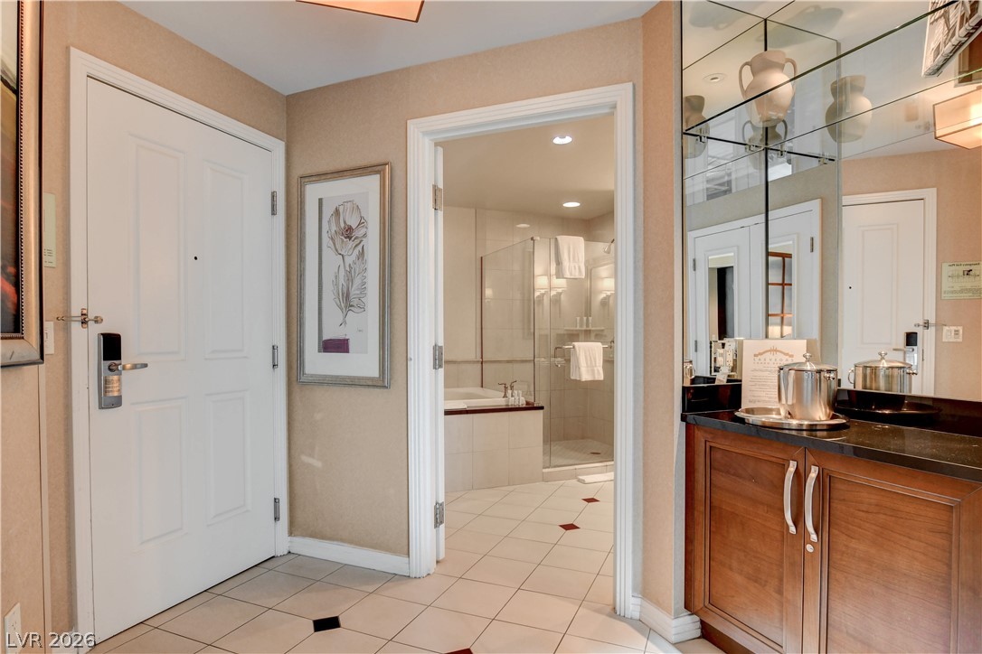 Photo 18 of 27, 135 E Harmon Avenue #1619