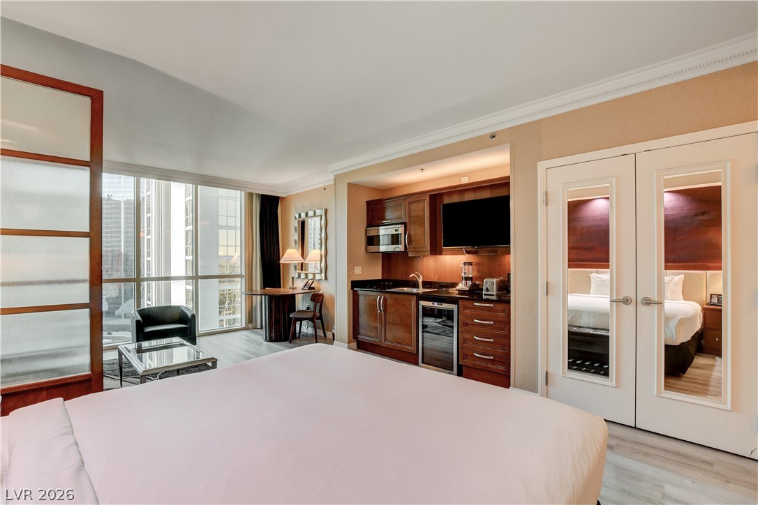 Photo 22 of 27, 135 E Harmon Avenue #1619