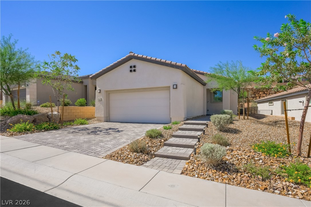 69 Stone Bluff Lane, Henderson 89011