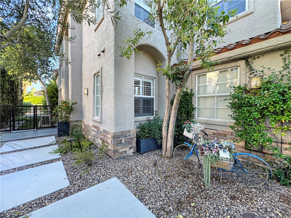 Photo 4 of 1352 Fox Acres Drive