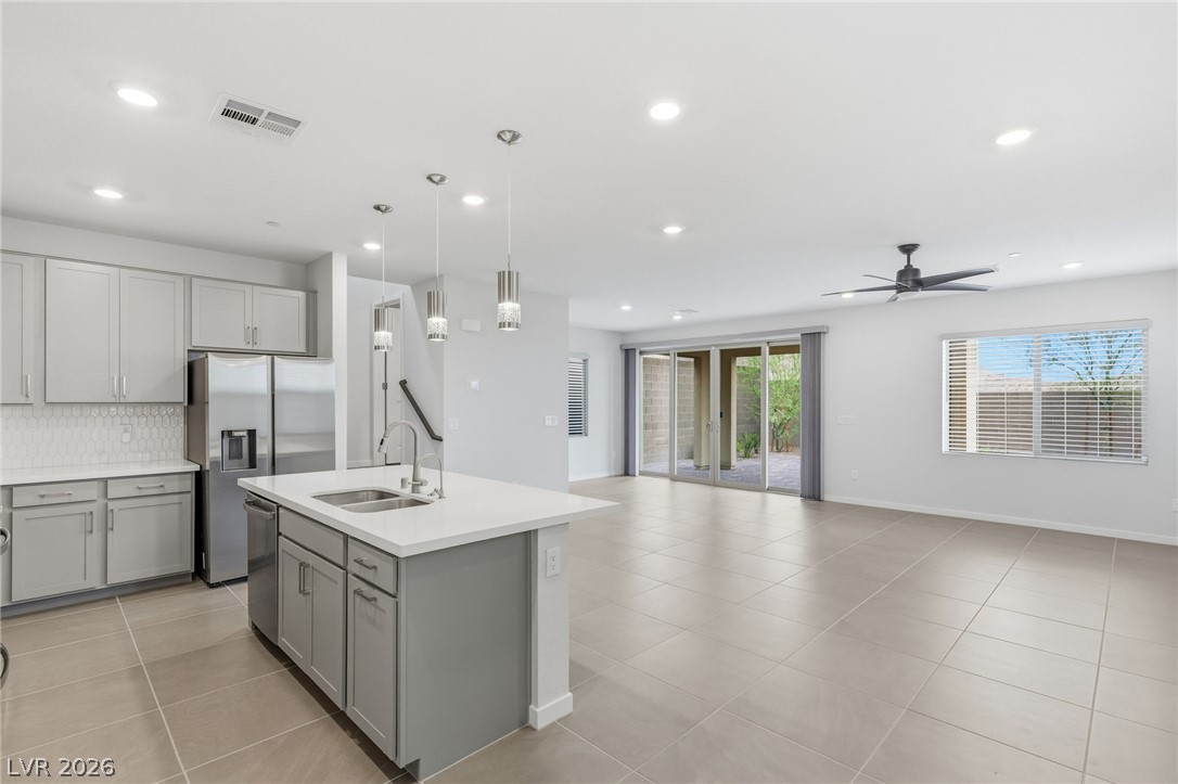 Photo 6 of 42, 11576 Desert Hollow Avenue