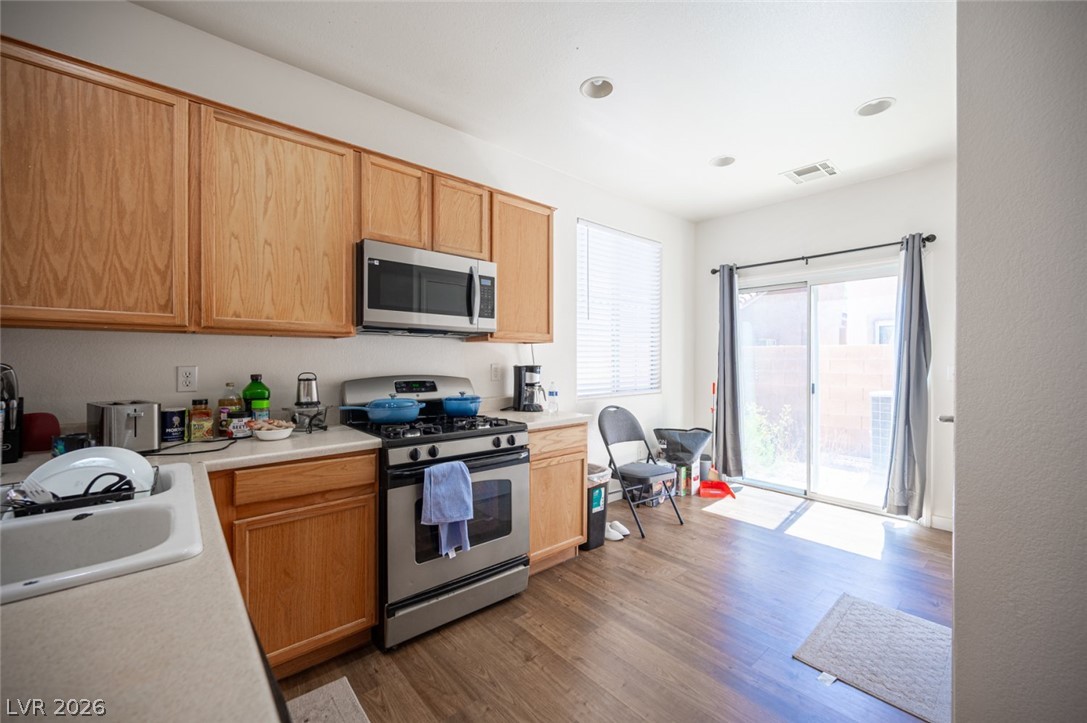 Photo 15 of 45, 9830 Hanover Grove Avenue
