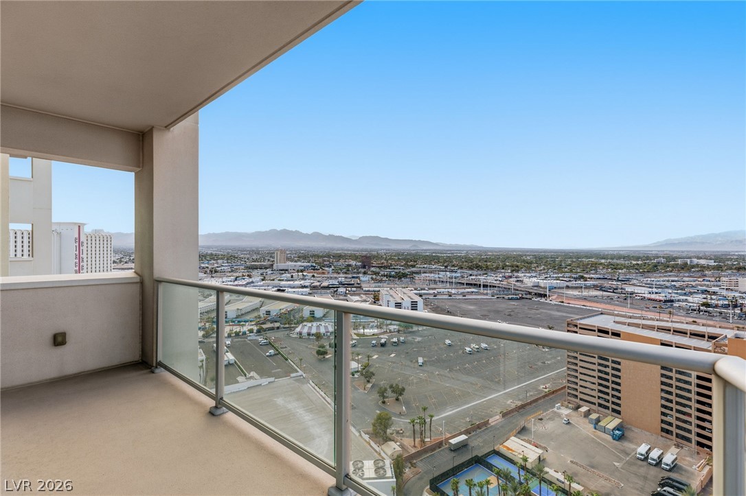 Photo 36 of 40, 2700 Las Vegas Boulevard #2303