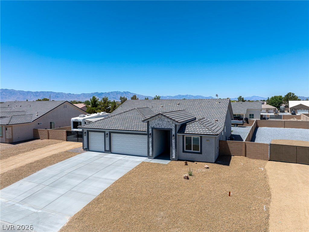 Photo 2 of 6930 Sandpebble Street